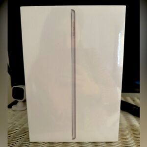 📱NWT Apple iPad 9th Generation📱